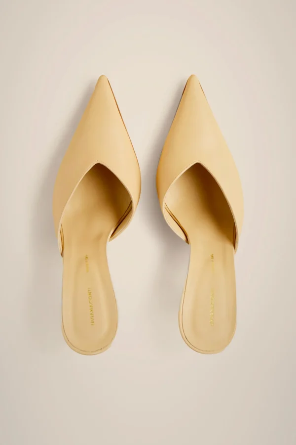 mules_scollo_asimme_2.webp Best Sale Liviana conti Mules Scollo Asimme. Sabbia