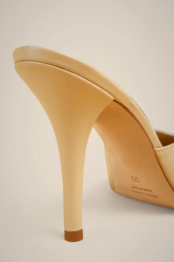 mules_scollo_asimme_3.webp Best Sale Liviana conti Mules Scollo Asimme. Sabbia